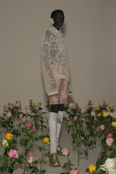 Look 16